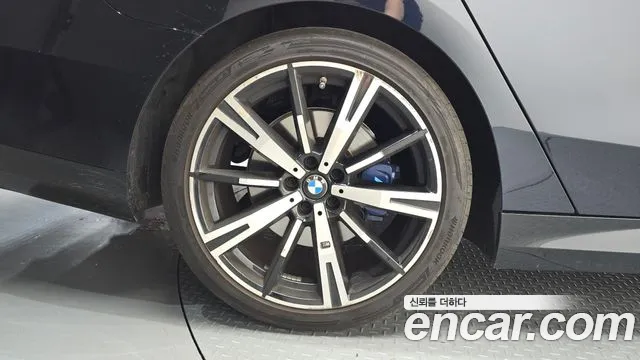 BMW 5-Series 5 серия (G60) 530i xDrive M Sport — Фото автомобиля 4