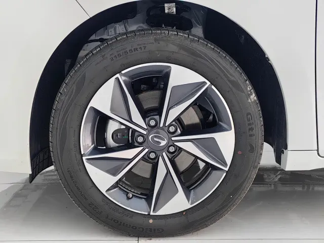 GAC Trumpchi M6 — Фото автомобиля 16