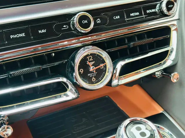 Bentley Flying Spur — Фото автомобиля 14