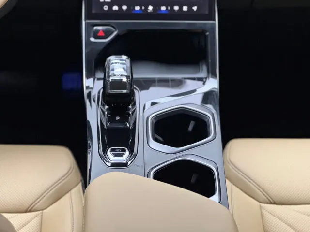 Geely Boyue L — Фото автомобиля 13