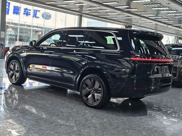 Li Auto L9 — Фото автомобиля 15