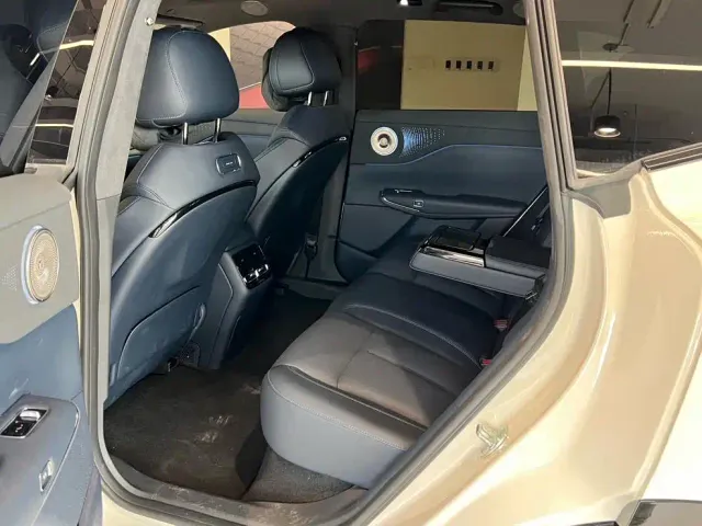 Voyah Auto Voyah Zhiyin 2025 Base — Фото автомобиля 10