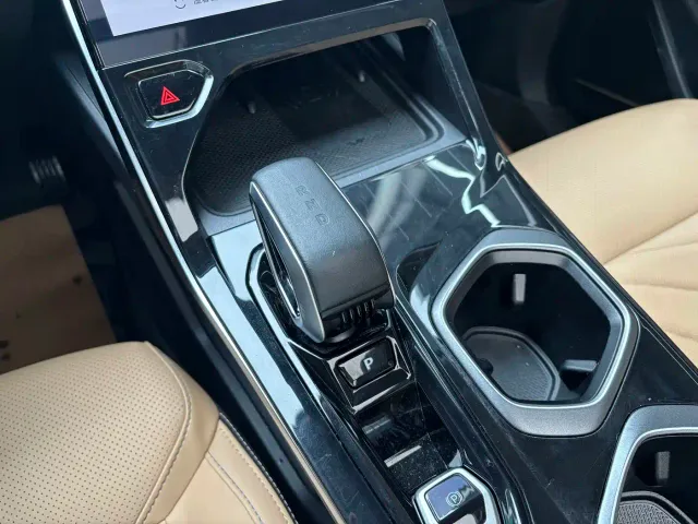 Geely Boyue L — Фото автомобиля 16