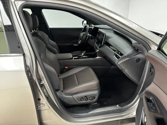 Lexus RX — Фото автомобиля 26