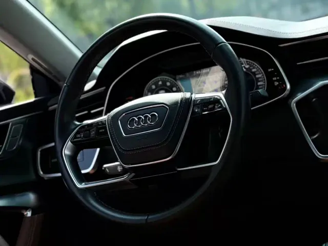 Audi A7L — Фото автомобиля 10