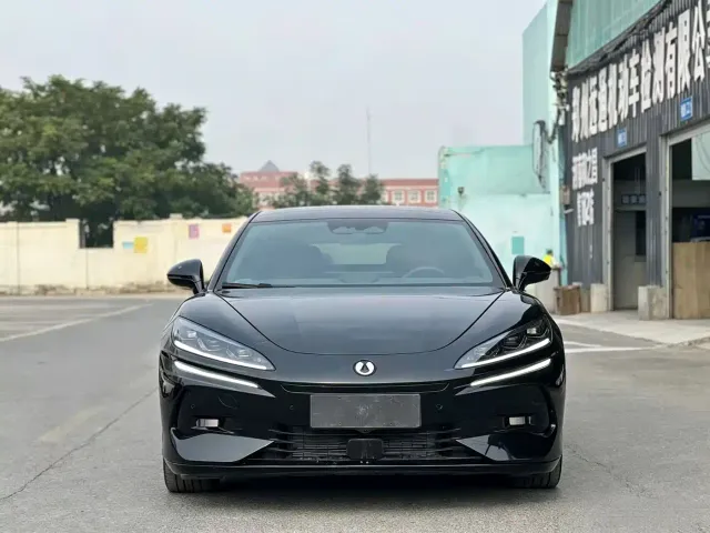 Denza Z9GT — Фото автомобиля 2