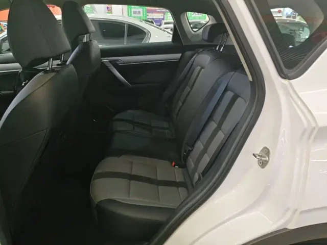 Geely Binyue — Фото автомобиля 16