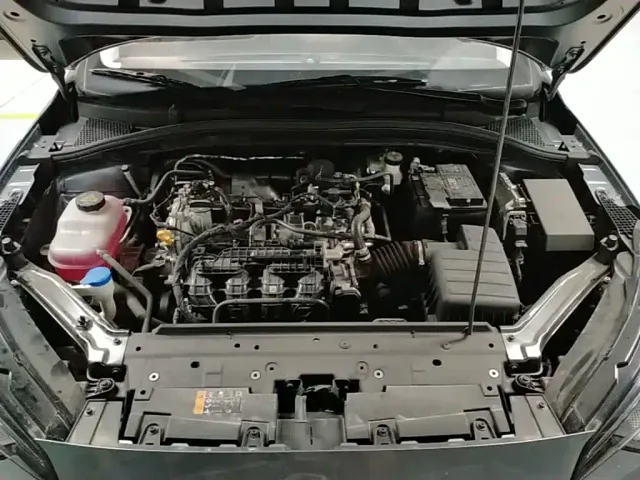 Roewe i5 — Фото автомобиля 19