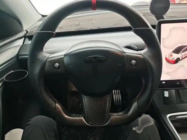 Tesla Model Y — Фото автомобиля 10