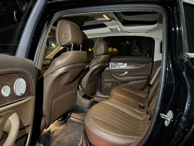 Mercedes-Benz E-Class — Фото автомобиля 3