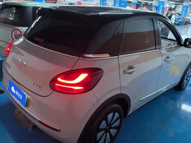 Wuling Bingo — Фото автомобиля 3