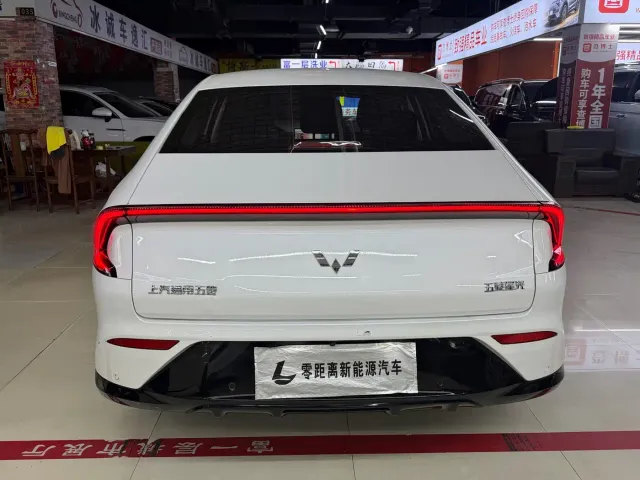 Wuling Starlight — Фото автомобиля 5