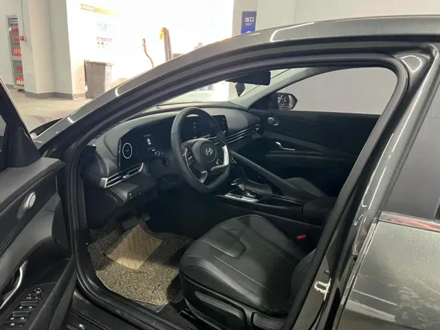 Hyundai Elantra — Фото автомобиля 7