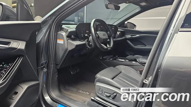 Audi Q6 e-tron — Фото автомобиля 10
