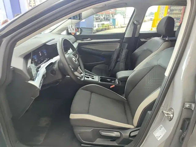 Volkswagen Golf — Фото автомобиля 14