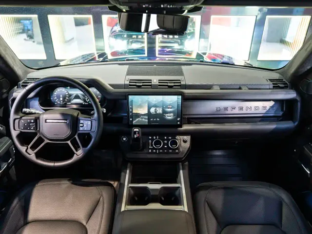 Land Rover Defender — Фото автомобиля 24