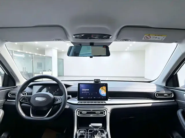 Geely Emgrand — Фото автомобиля 4