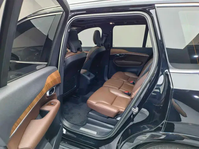 Volvo XC90 — Фото автомобиля 14