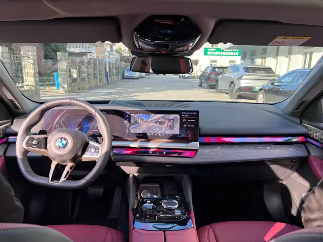 BMW 5 Series — Фото автомобиля 6