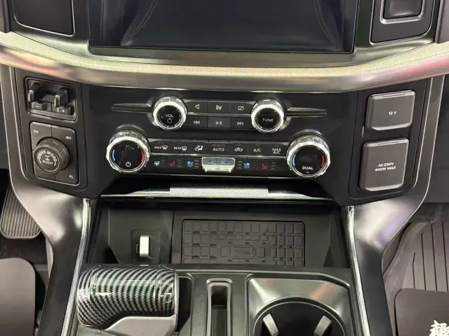 Ford F-150 Raptor — Фото автомобиля 12