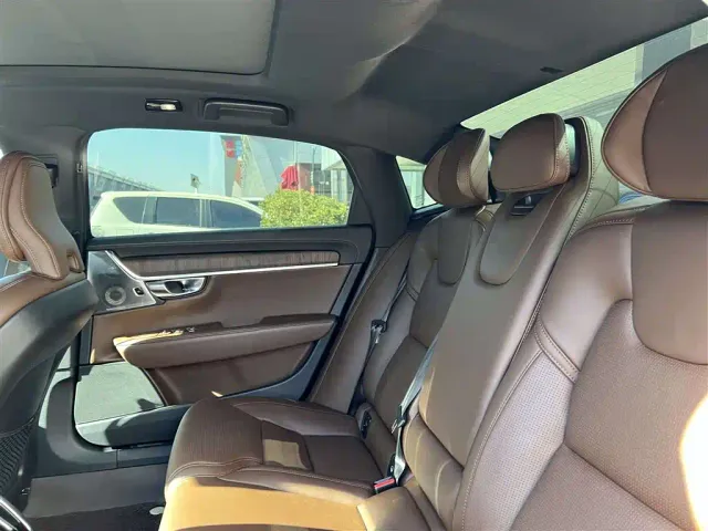 Volvo S90 — Фото автомобиля 16