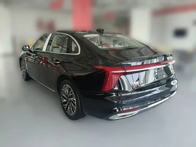 Hongqi H5 — Фото автомобиля 6