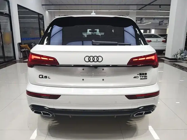 Audi Q5L — Фото автомобиля 5