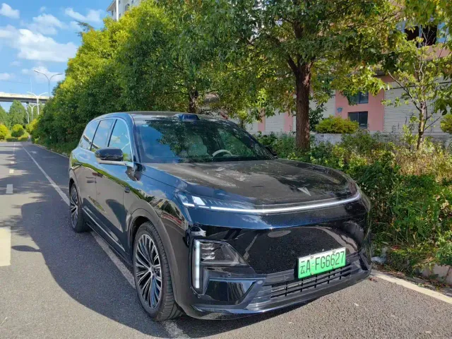 Deepal Deep Blue S09 2025 AWD Ultra+ Haute Couture Edition — Фото автомобиля 3