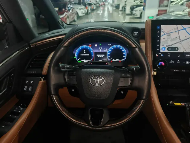 Toyota Alphard — Фото автомобиля 10