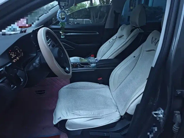 Geely Emgrand — Фото автомобиля 11