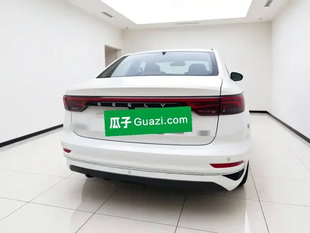 Geely Emgrand 2025 4th Gen 1.5L CVT Premium — Фото автомобиля 3