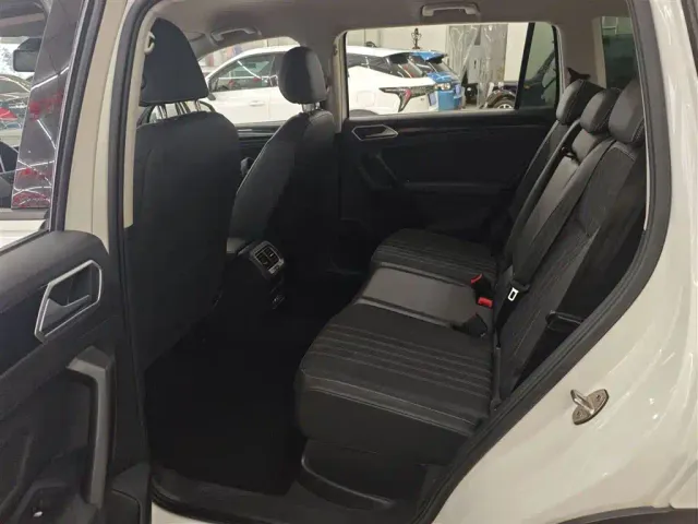 Volkswagen Tiguan L — Фото автомобиля 16