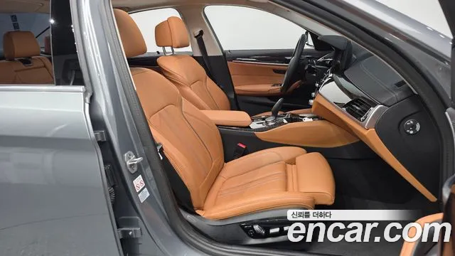 BMW 5-Series — Фото автомобиля 11