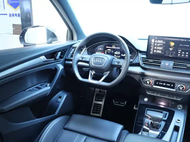 Audi Q5L — Фото автомобиля 14