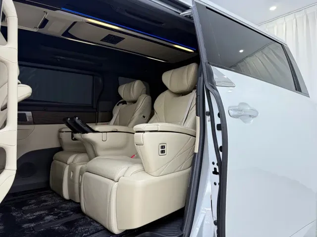 Toyota Alphard — Фото автомобиля 5