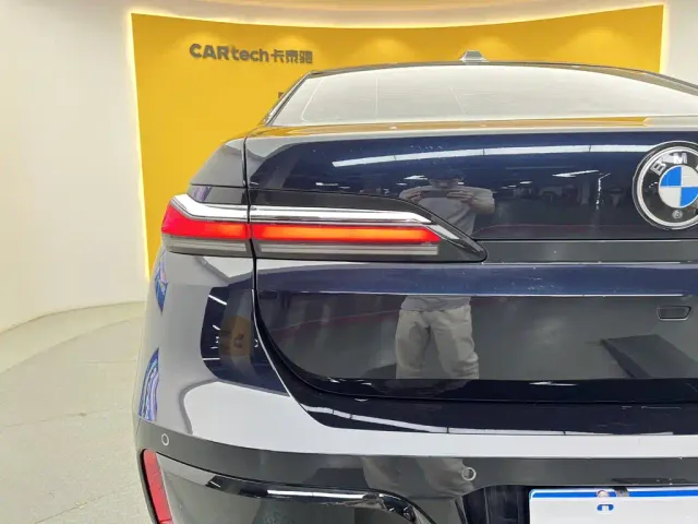 BMW 7 Series — Фото автомобиля 12