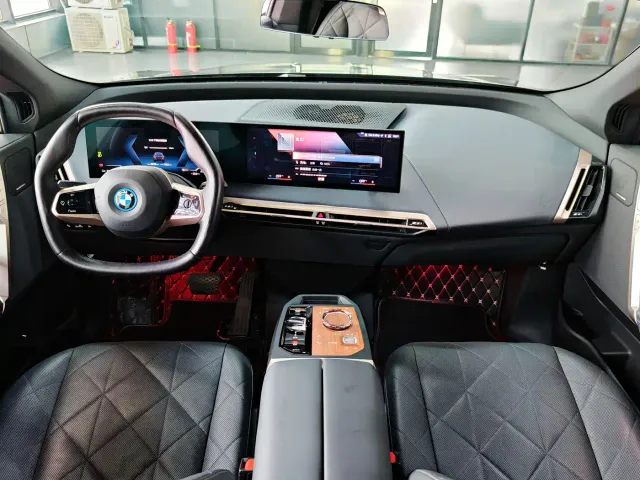 BMW iX — Фото автомобиля 22
