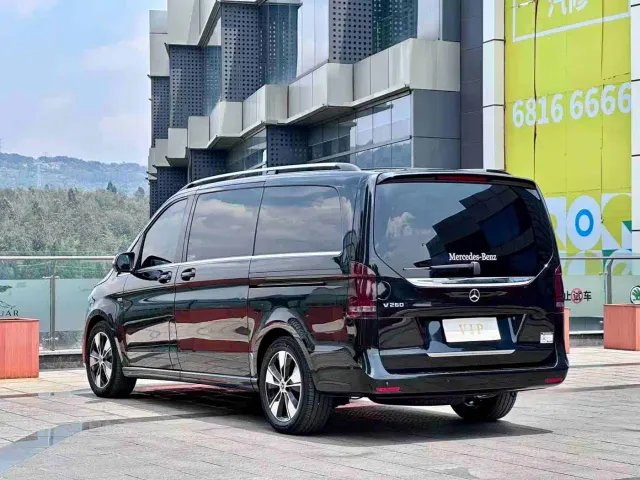 Mercedes-Benz V-Class — Фото автомобиля 6