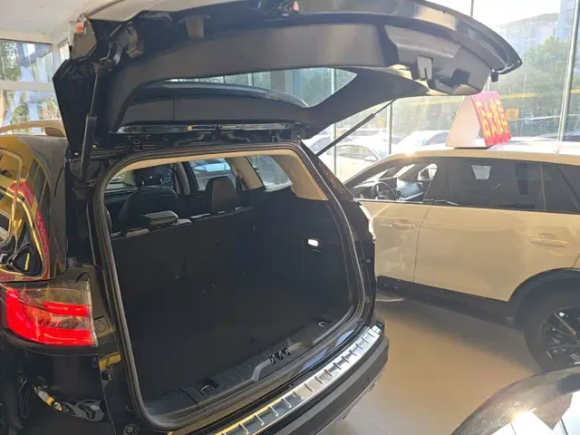 Ford Edge — Фото автомобиля 18
