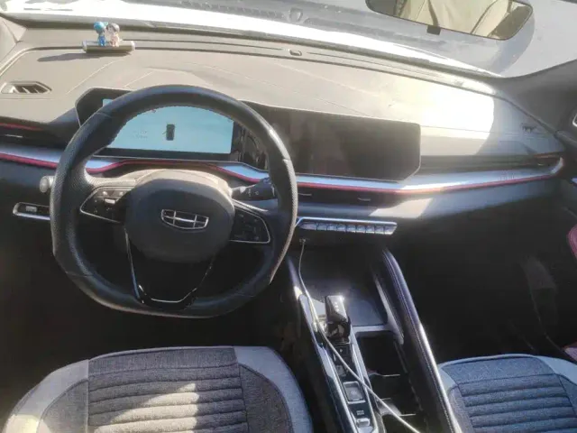 Geely Binyue — Фото автомобиля 12