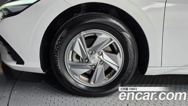 Hyundai Avante — Фото автомобиля 5