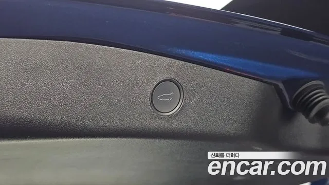 Tesla Model 3 — Фото автомобиля 8