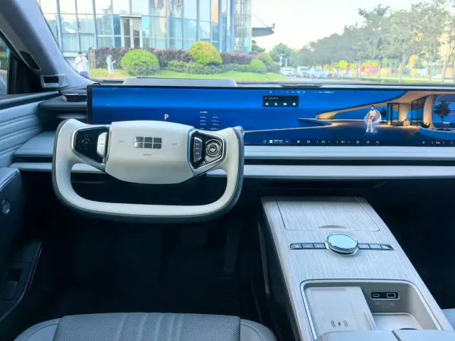 Geely Galaxy E8 — Фото автомобиля 6