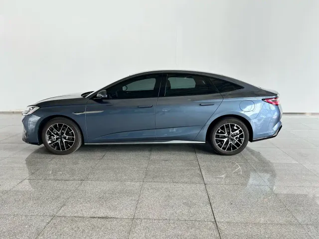 BYD Seal 07 DM-i — Фото автомобиля 29
