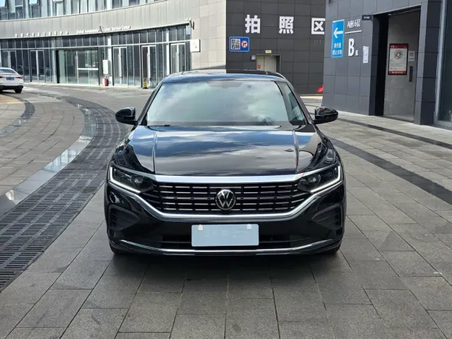 Volkswagen Passat — Фото автомобиля 2