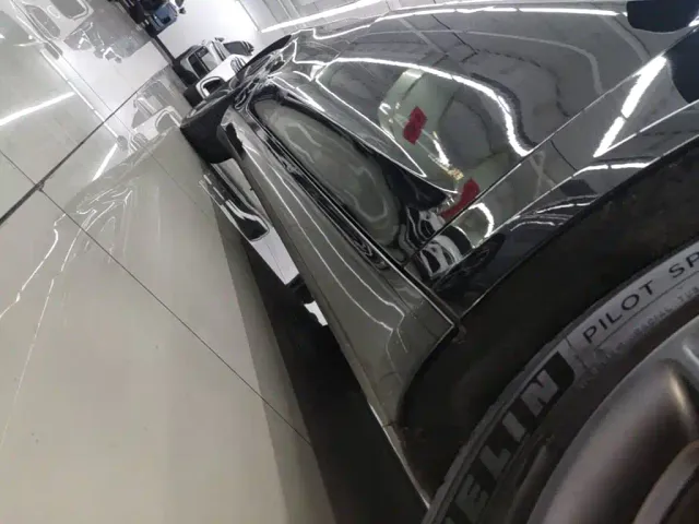 Tesla Model 3 — Фото автомобиля 20