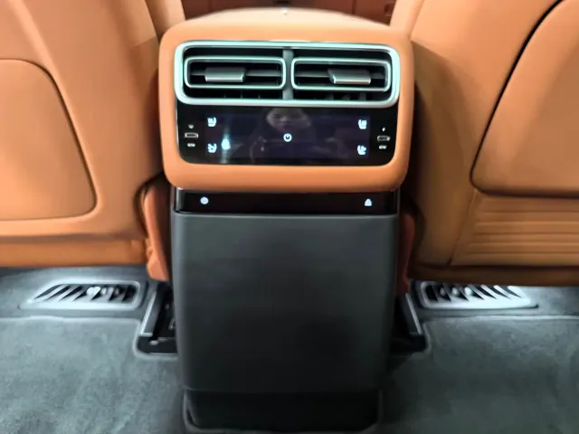 Li Auto L7 — Фото автомобиля 17
