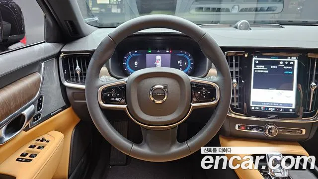 Вольво V90 — Фото автомобиля 12