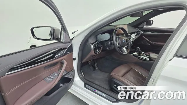 BMW 5 Series G30 — Фото автомобиля 14