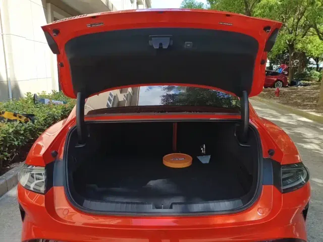 Xiaomi SU7 — Фото автомобиля 18